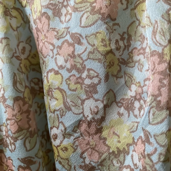 Alter’d State floral romper. - Picture 3 of 6